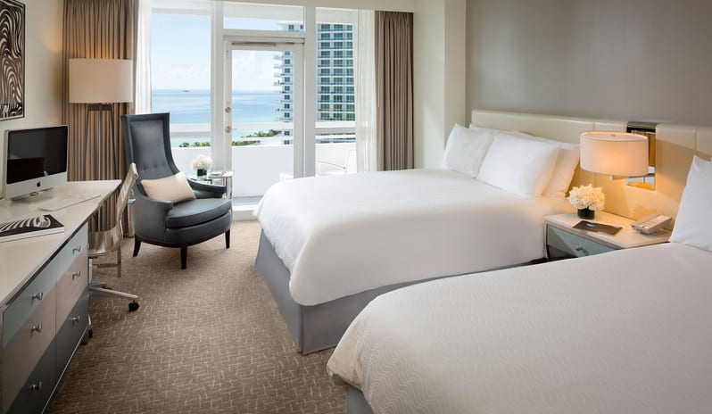 Fontainbleau - Two bedroom Ocean Front Suite Second room